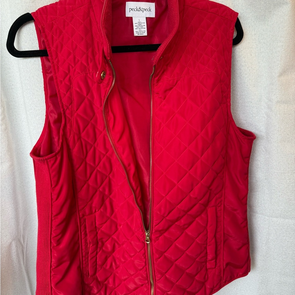 Peck & Peck Red Quilted Sleeveless Vest with Gold Hardware